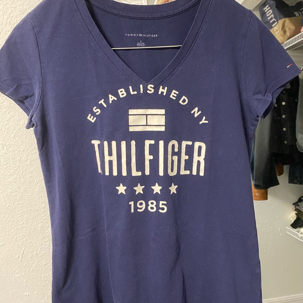 T. Hilfiger navy t-shirt
